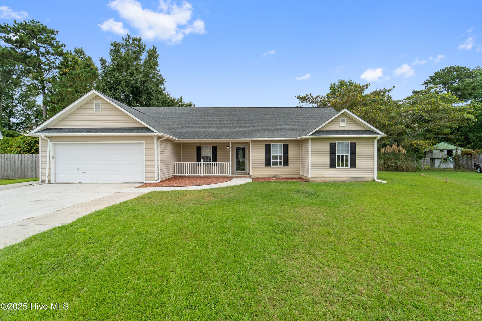 Property Photo:  206 N Stephanie Court  NC 28540 