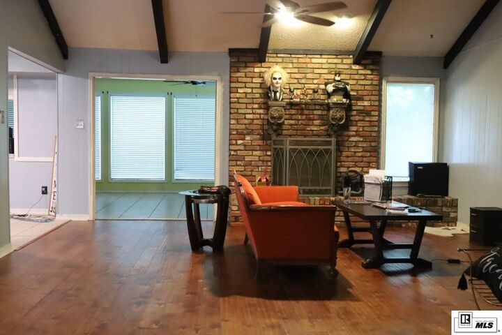 Property Photo:  2104 Greenbriar Drive  LA 71270 