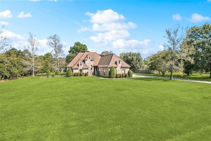 Property Photo: 505 Royal Palm Court LA 70447