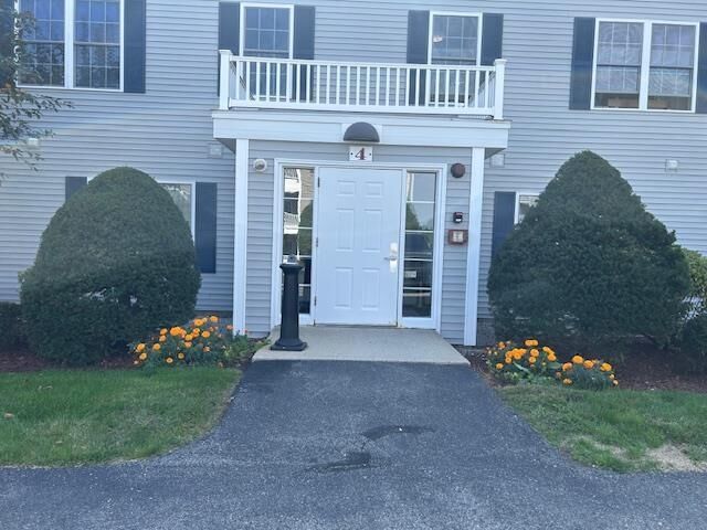 Property Photo:  4 Crestview Circle  NH 03053 