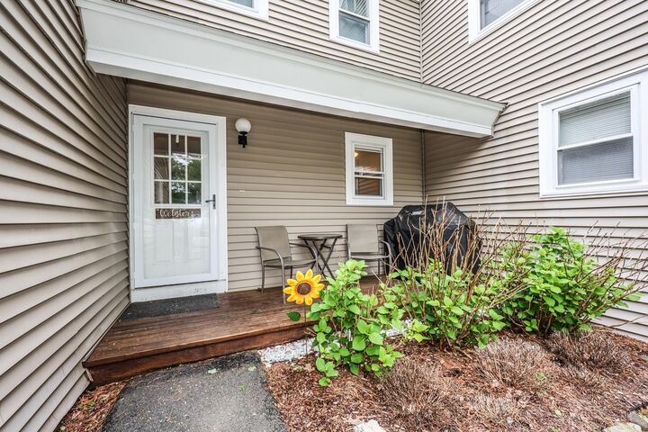 Property Photo:  25 Winterwood Drive  NH 03053 