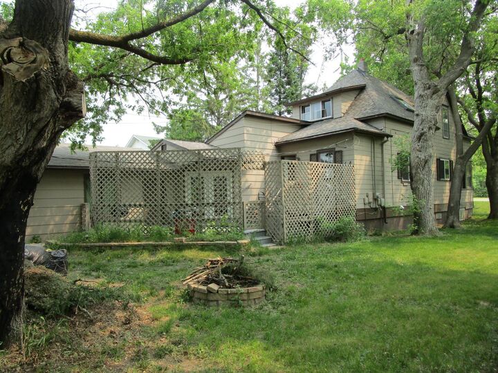 Property Photo:  1909 Irvine Avenue NW  MN 56601 