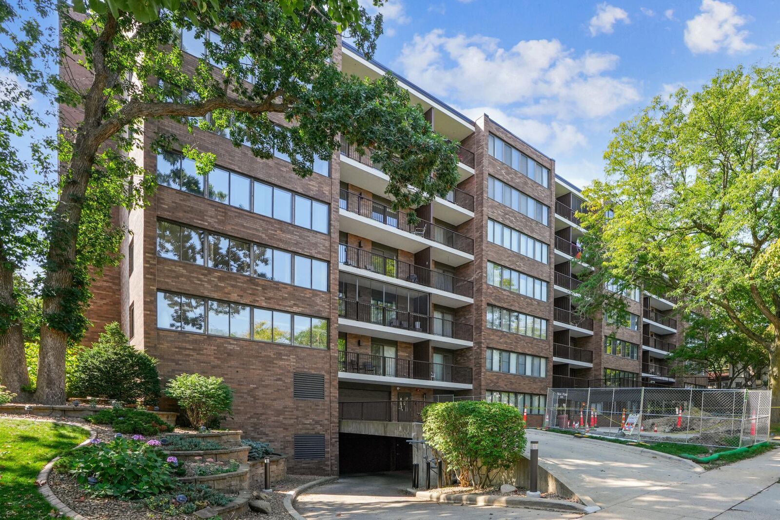Property Photo:  600 4th Street SW 406  MN 55902 