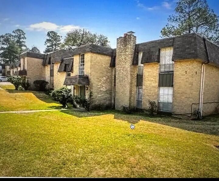 Property Photo:  7000 Creswell Road 223  LA 71106 