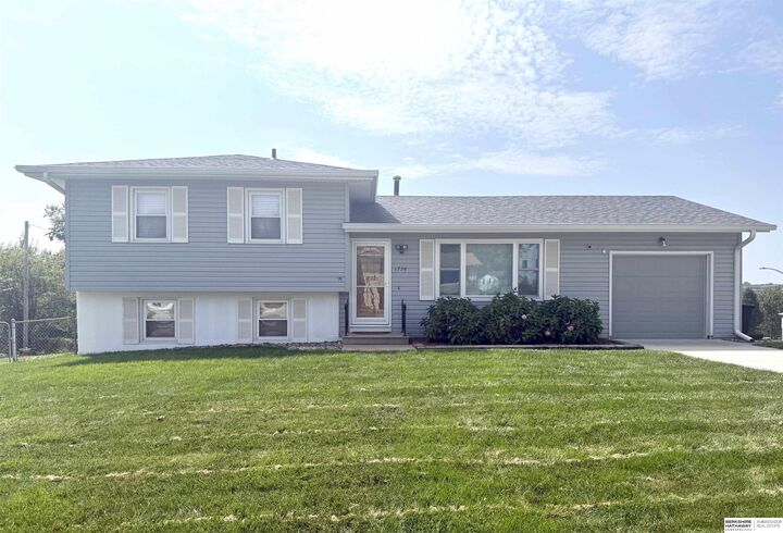1734 N 110th Avenue  Omaha NE 68154 photo