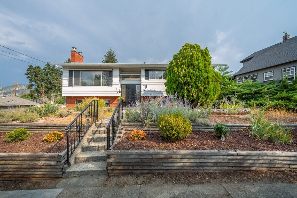 Property Photo:  1463 Braemar Street  BC V1Y 3X4 