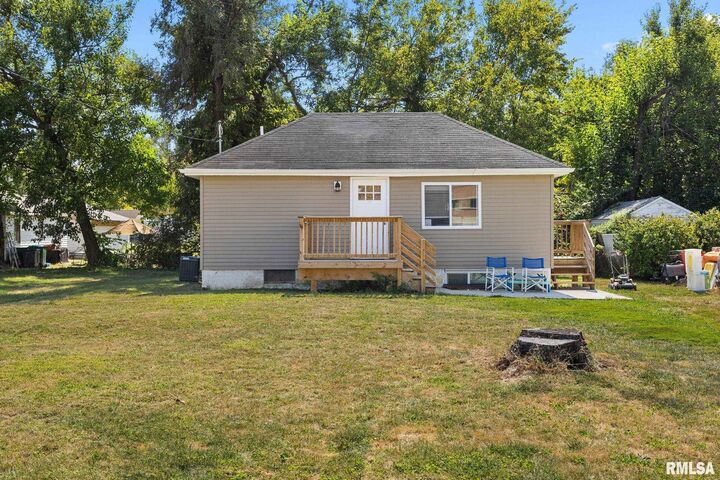 415 Edmund Street  East Peoria IL 61611 photo