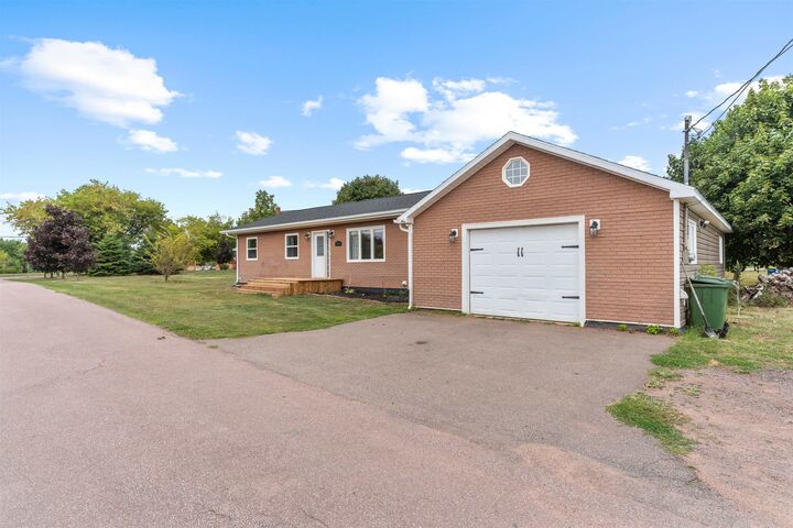 Property Photo: 11 Fraser Street PE C0B 1B0