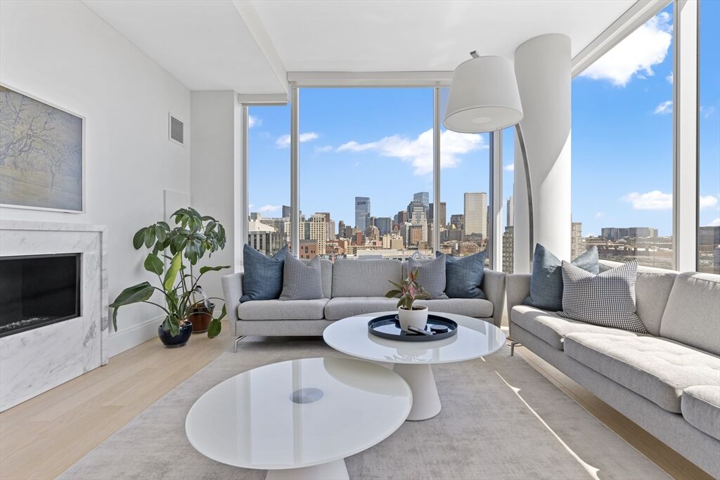 Property Photo:  380 Harrison Ave Ph2k  MA 02118 
