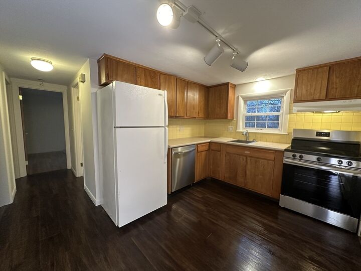 Property Photo:  151 Leicester St 4A  MA 01501 