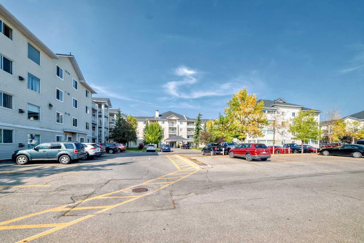 Property Photo:  6224 17 Avenue SE 2205  AB T2A 7X8 