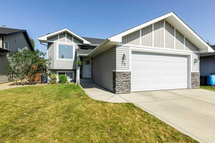 38 Eastpointe Drive  Blackfalds AB T4M 0G6 photo