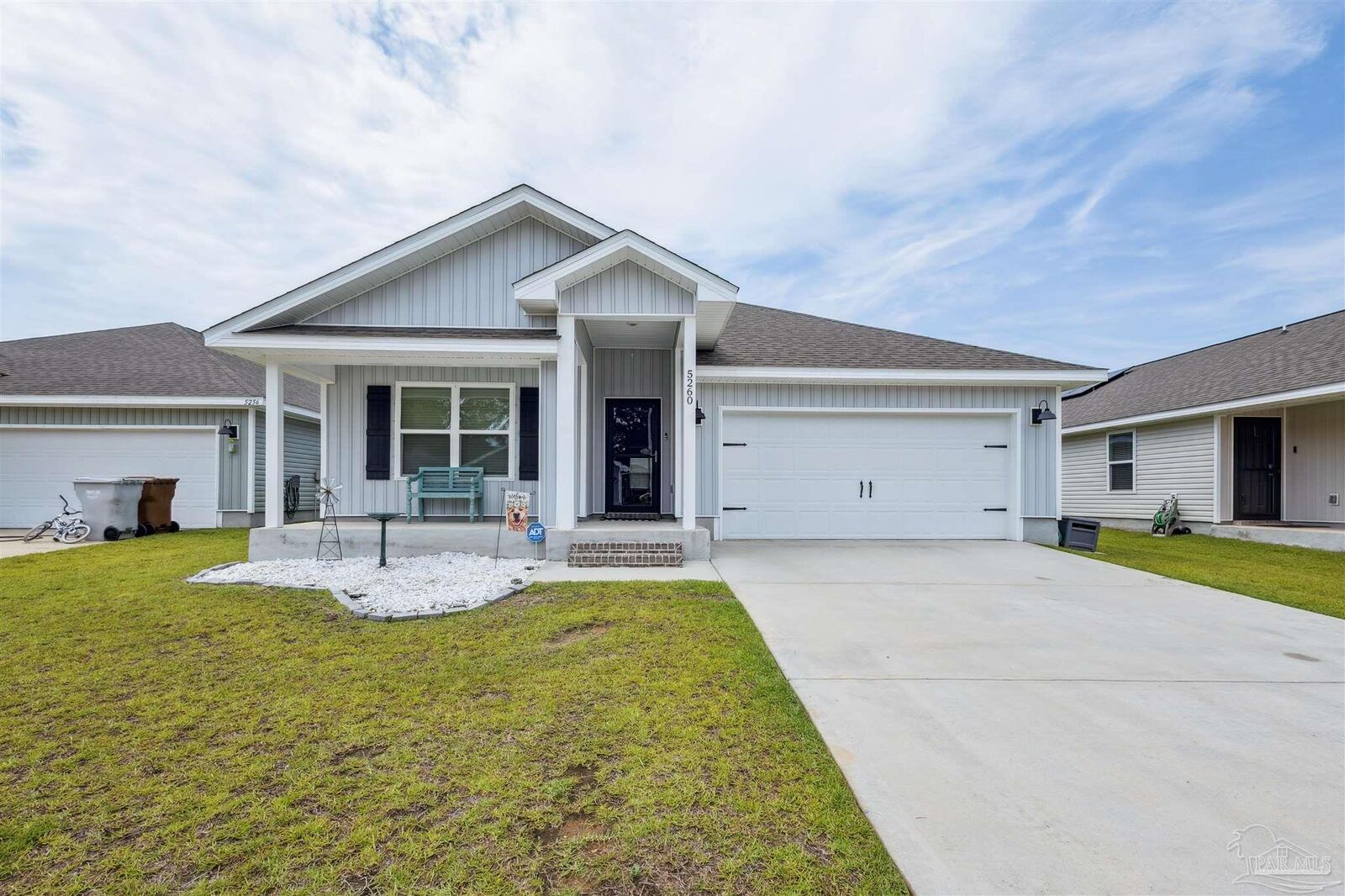 Property Photo: 5260 Peach Dr FL 32571