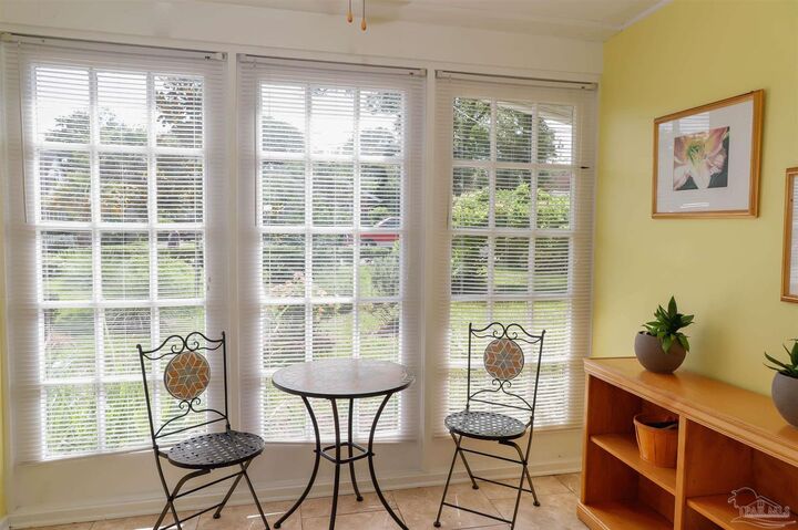 Property Photo:  1609 N Spring St  FL 32501 