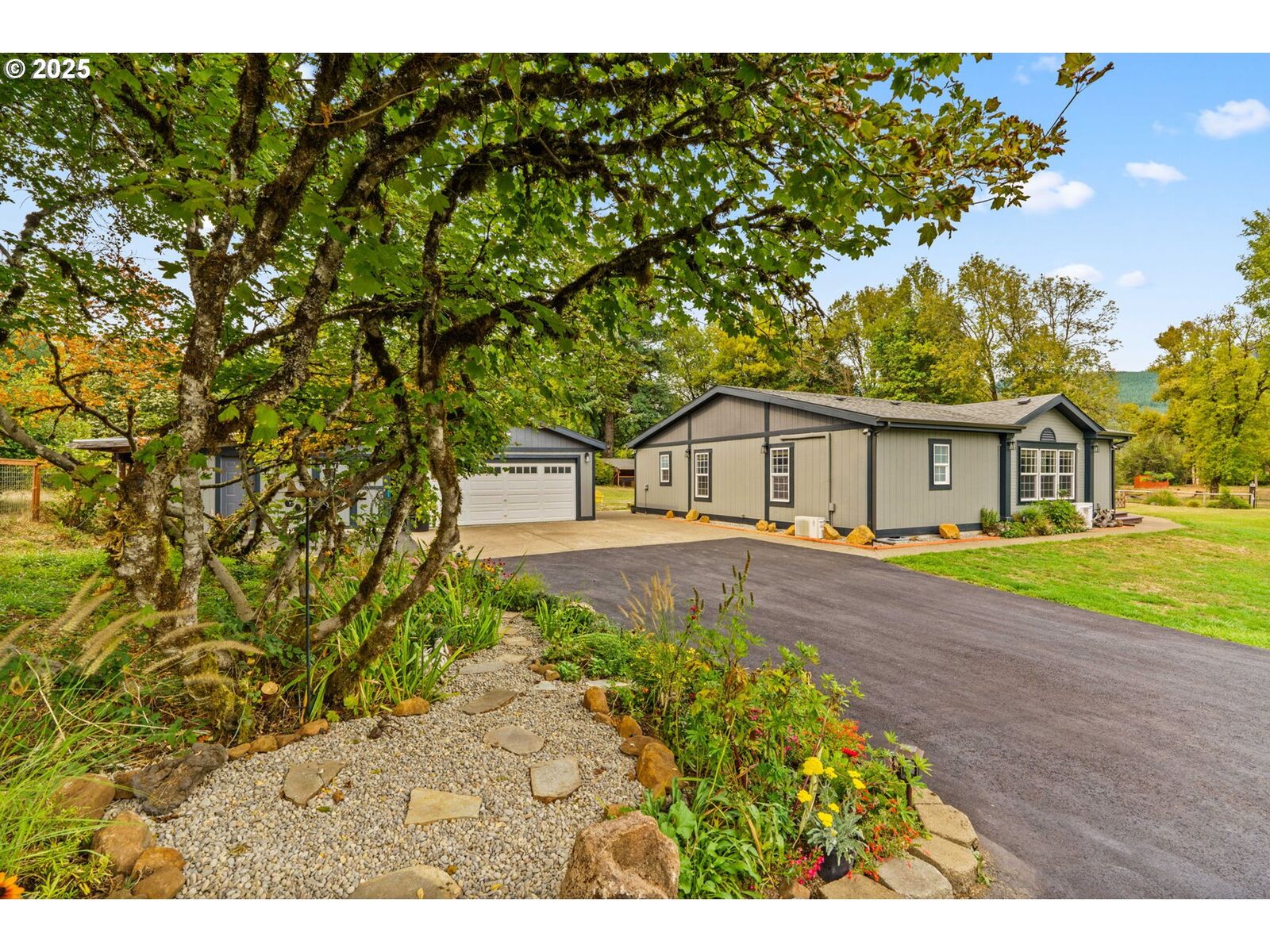 Property Photo:  37495 Parsons Creek Rd  OR 97478 