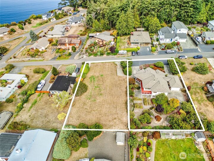 Property Photo: 92 N Rhododendron Drive WA 98368