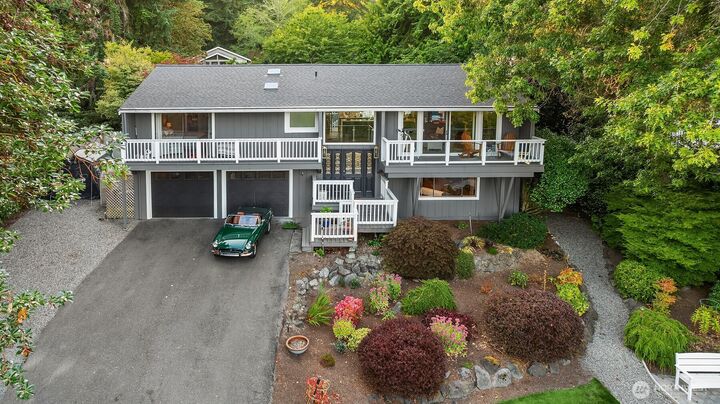 Property Photo:  12079  Sunrise Drive NE  WA 98110 