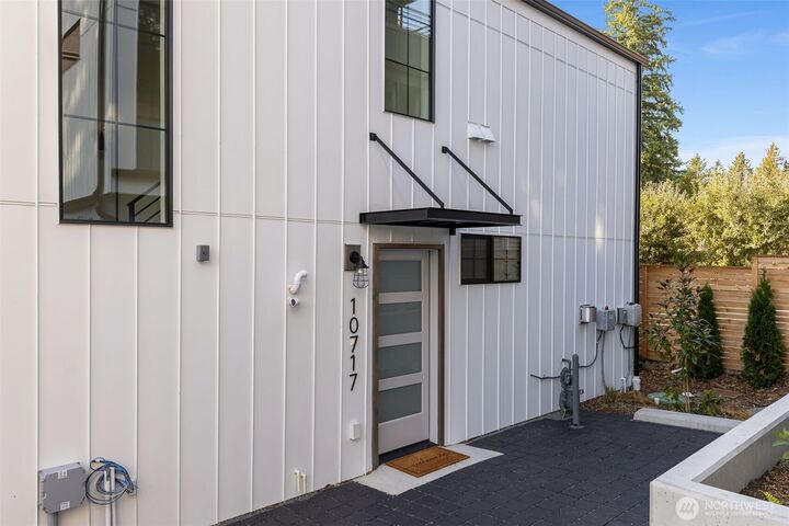 Property Photo:  10717  2nd Avenue NW  WA 98177 