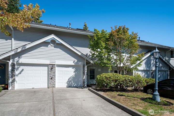 Property Photo:  21502  50th Avenue W A3  WA 98043 