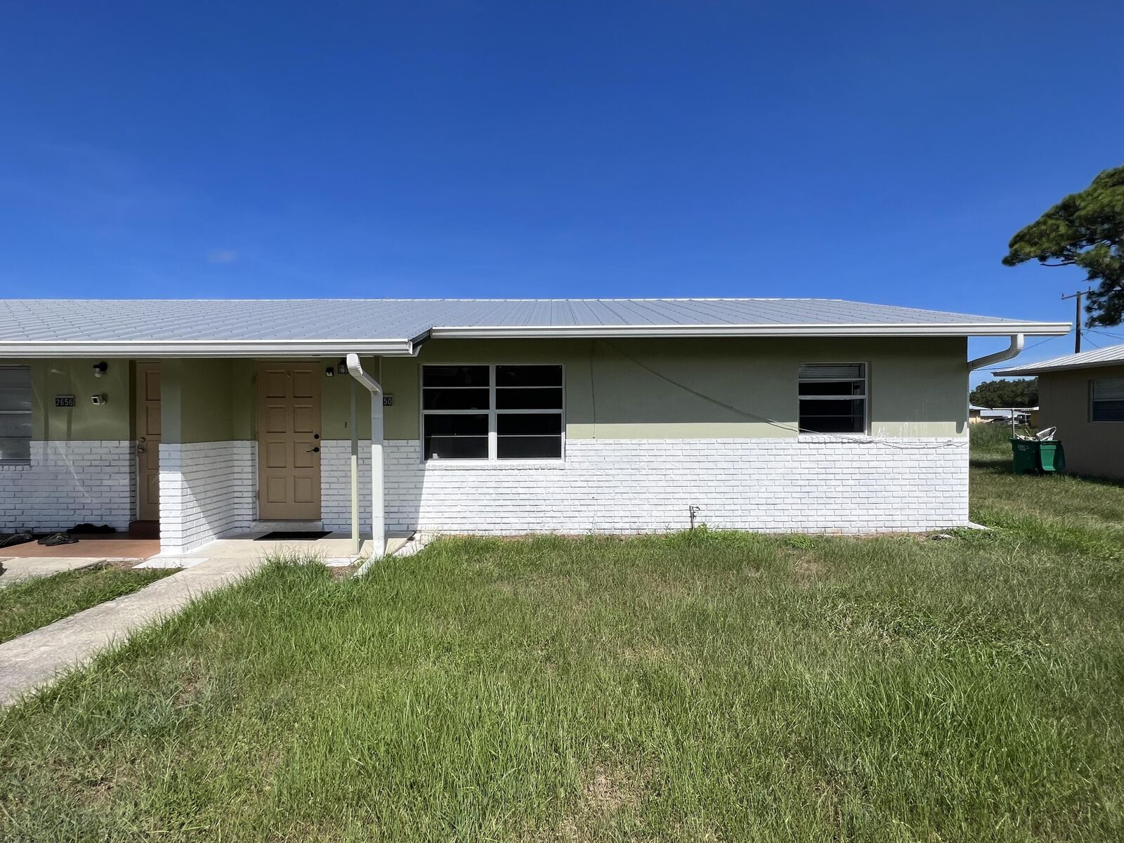 Property Photo:  2650 Seneca Avenue  FL 34946 