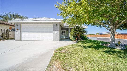 Property Photo: 1301 S McCall St CA 93555