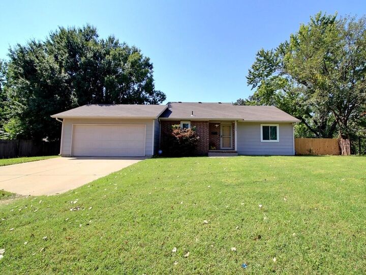 1033 S Doreen St  Wichita KS 67207 photo