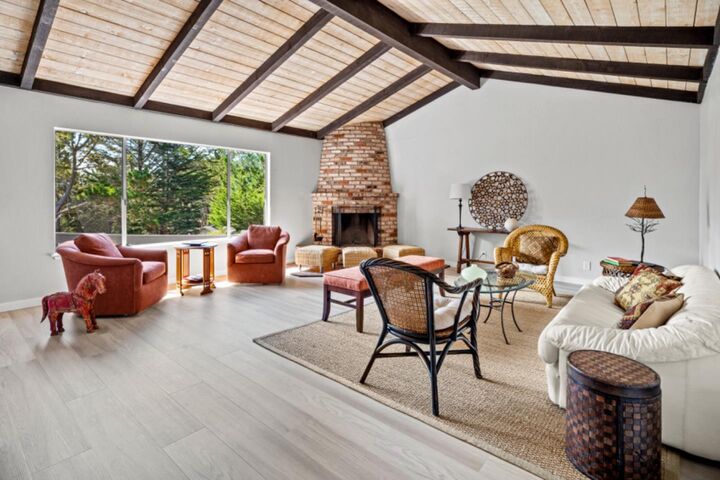 Property Photo:  5 Stratford Place  CA 93940 