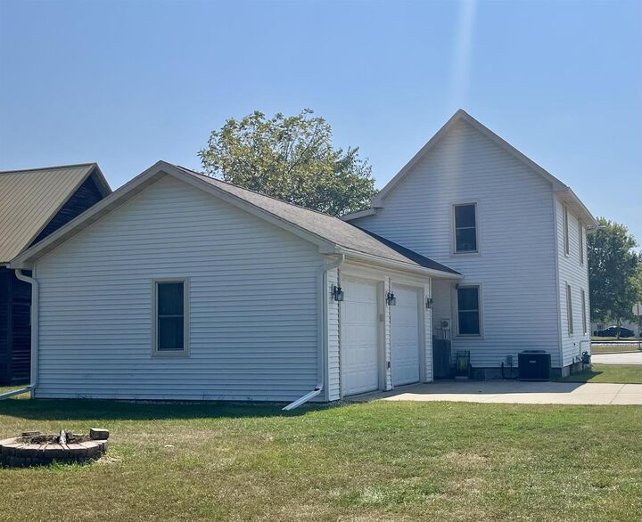 Property Photo:  326 West Front Street  WI 53573