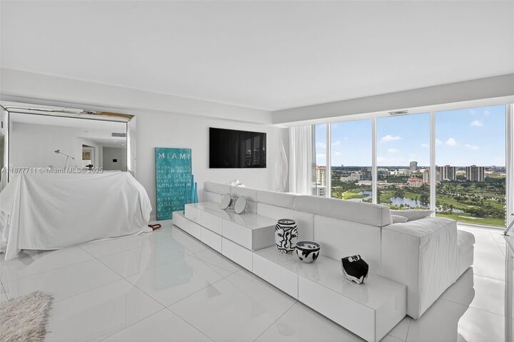 3370 Hidden Bay Dr 2915  Aventura FL 33180 photo