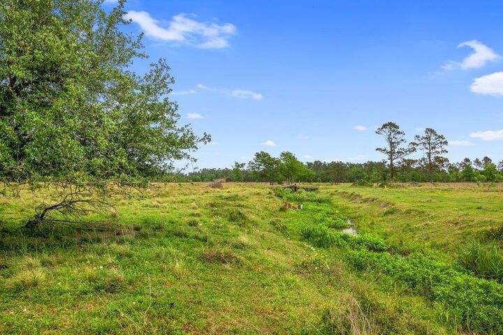 Property Photo: 0 W Dave Dugas Road W LA 70665