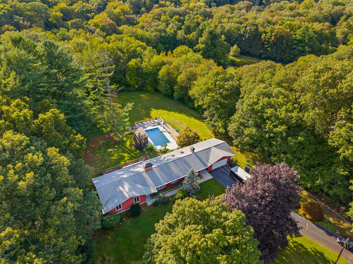 Property Photo:  69 Bamforth Road  CT 06438 