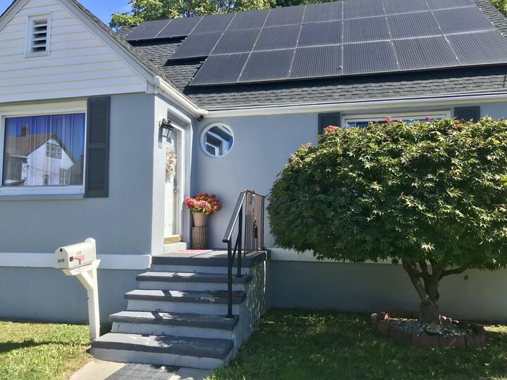 Property Photo: 216 Clover Street CT 06614