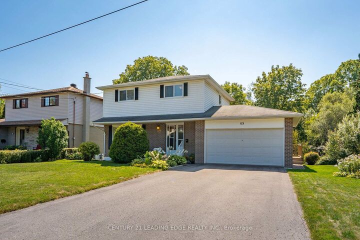 Property Photo:  69 East Willow Gate  ON M1C 2M7