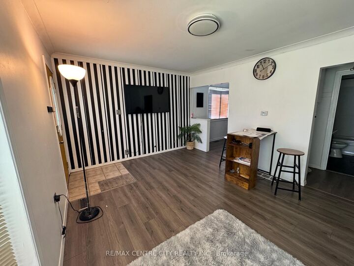 Property Photo:  1709 Cadillac Street  ON N8Y 2V7 