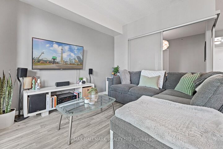Photo de la propriété:  69 Lynn Williams Street 709  ON M6K 3R7 
