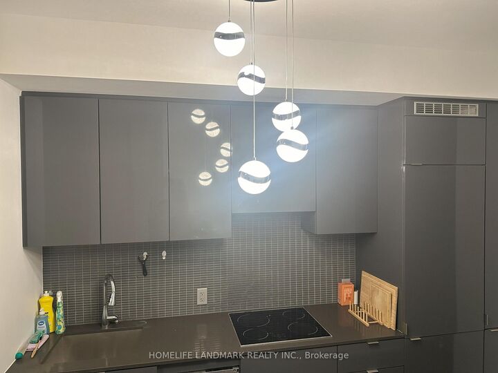 Property Photo: 7 Grenville Street 2701 ON M4Y 1A1