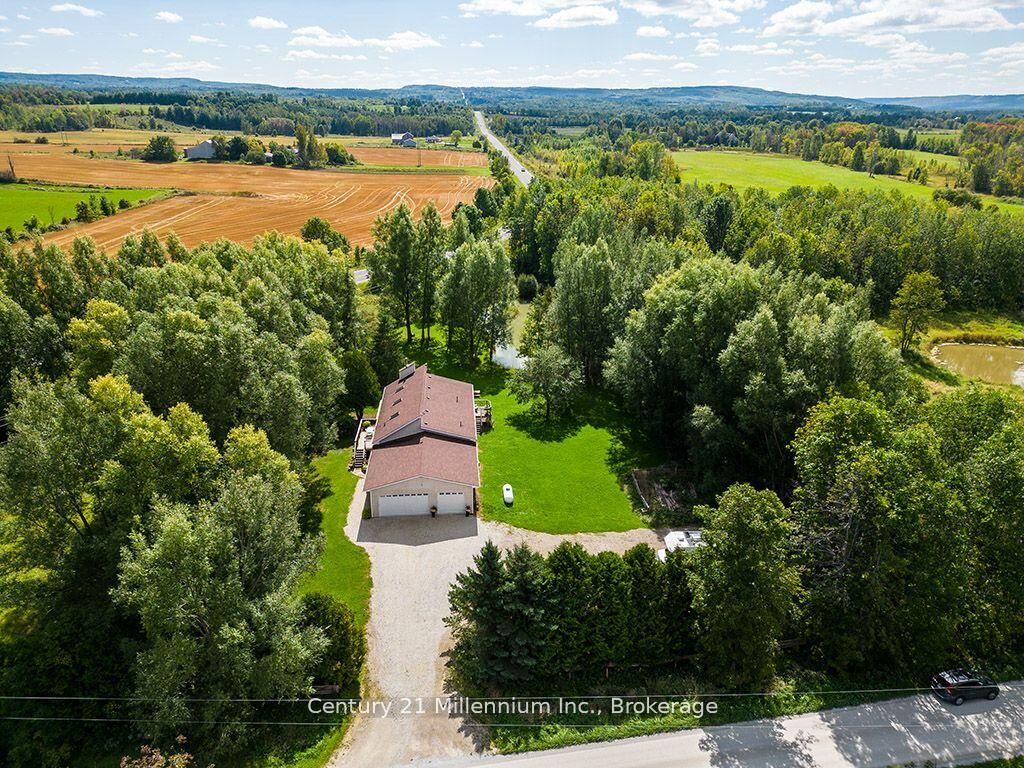 Property Photo:  727302 22 C Side Road  ON N0H 1N0 