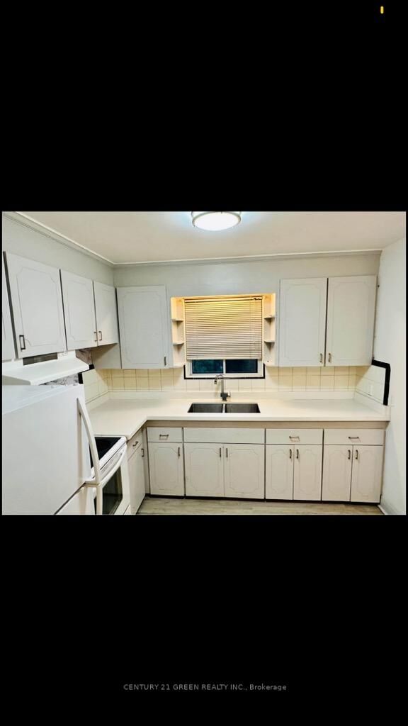 Property Photo:  26 Kenton Drive  ON M2R 2H8 