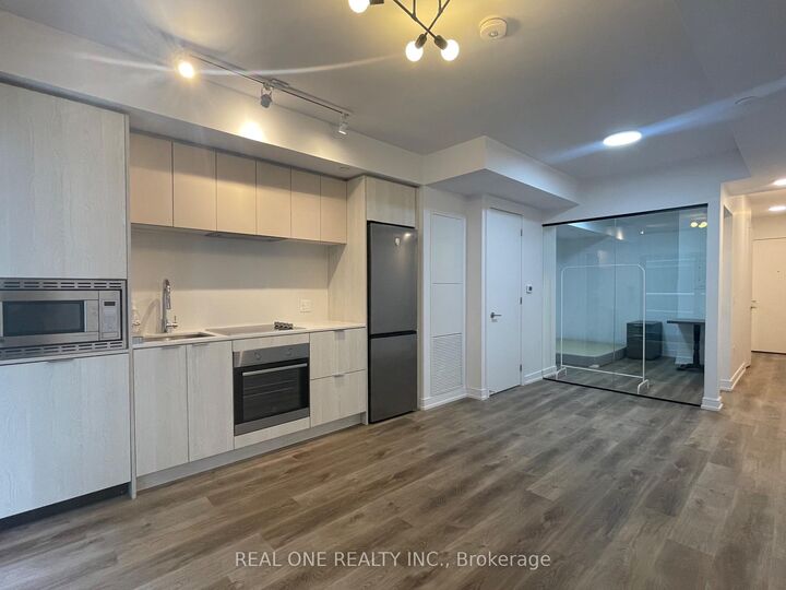 Property Photo:  1 Jarvis Street 820  ON L8R 0A8 
