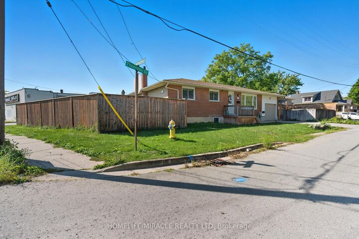 Property Photo:  11 Rockwood Avenue  ON L2P 1E3 