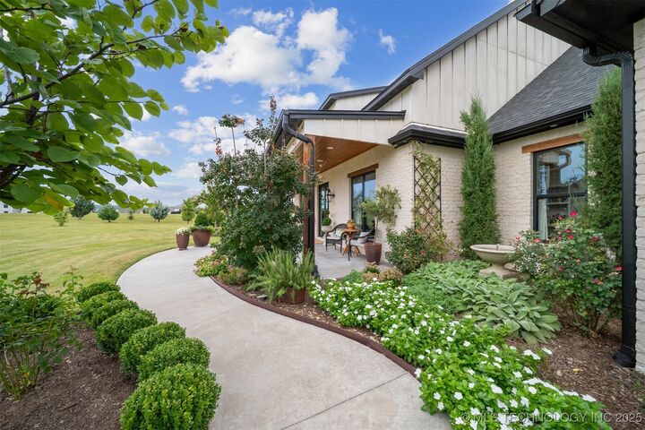Property Photo:  31001 E 68th Street  OK 74014 
