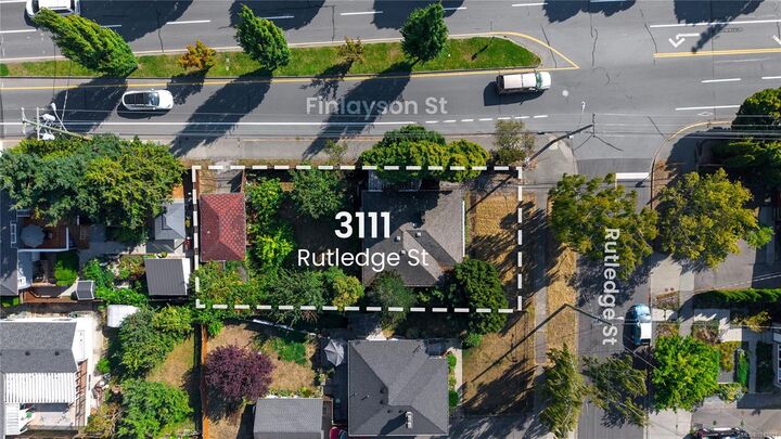 Property Photo:  3111 Rutledge St  BC V8X 1N3 