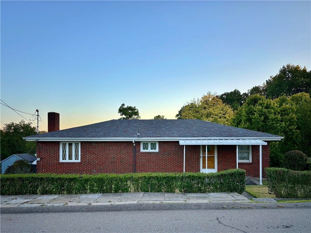 Property Photo:  421 Old Jacks Run Rd  PA 15642 