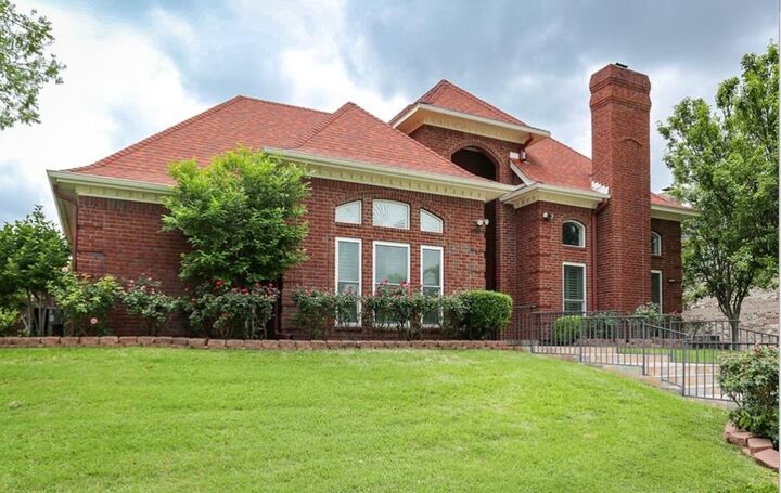 Property Photo: 2110 Lakeview Loop TX 76543