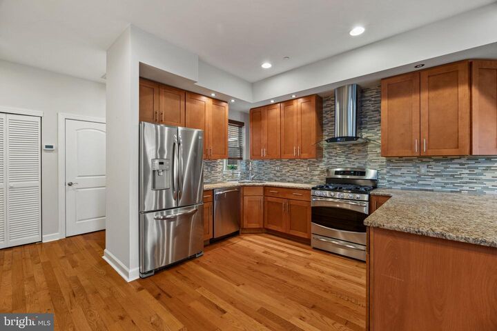 Property Photo:  1708 Christian Street B  PA 19146 