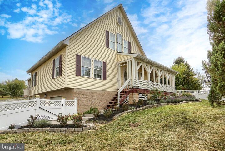 Property Photo: 3 Hitching Post Circle PA 17364