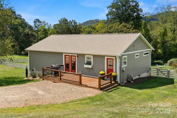 Property Photo:  119 Dapple Road  NC 28715 