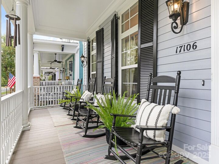 Property Photo: 17106 Hedgerow Park Road NC 28277