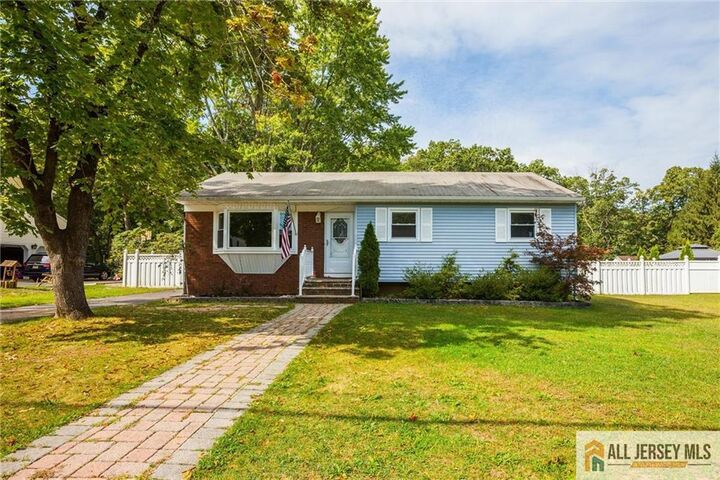 Property Photo:  7 North Street  NJ 08857 