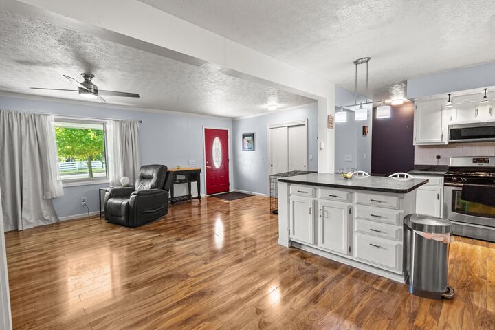 Property Photo: 3156 Hoover Road OH 43123